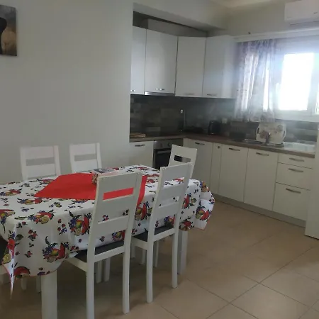 Ismene Apartment *