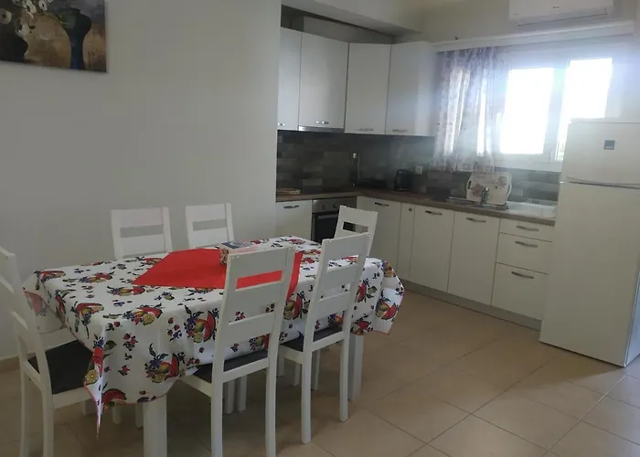 Ismene Apartament *